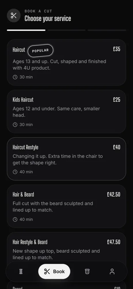 Choosing a service in the 4U app: haircut, kids haircut, restyle and beard options with prices and times.